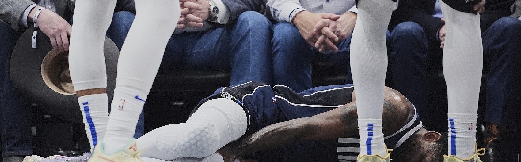 已伤缺10个月！名记：欧文在交易截止日前不会复出 可能赛季报销