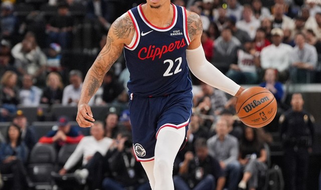 开云官网-哈登：我会帮乔丹·米勒&amp;桑德斯处于成功位置 但功劳是他们自己的