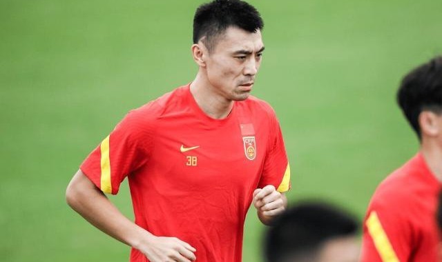 开云官网-​郑铮：踢什么位置服从教练安排 全力保留出线悬念